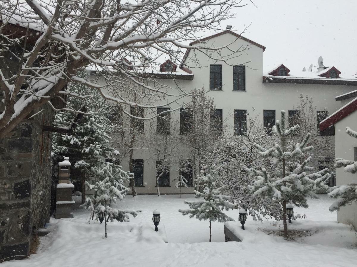 Cheltikov Hotel Kars Eksteriør billede